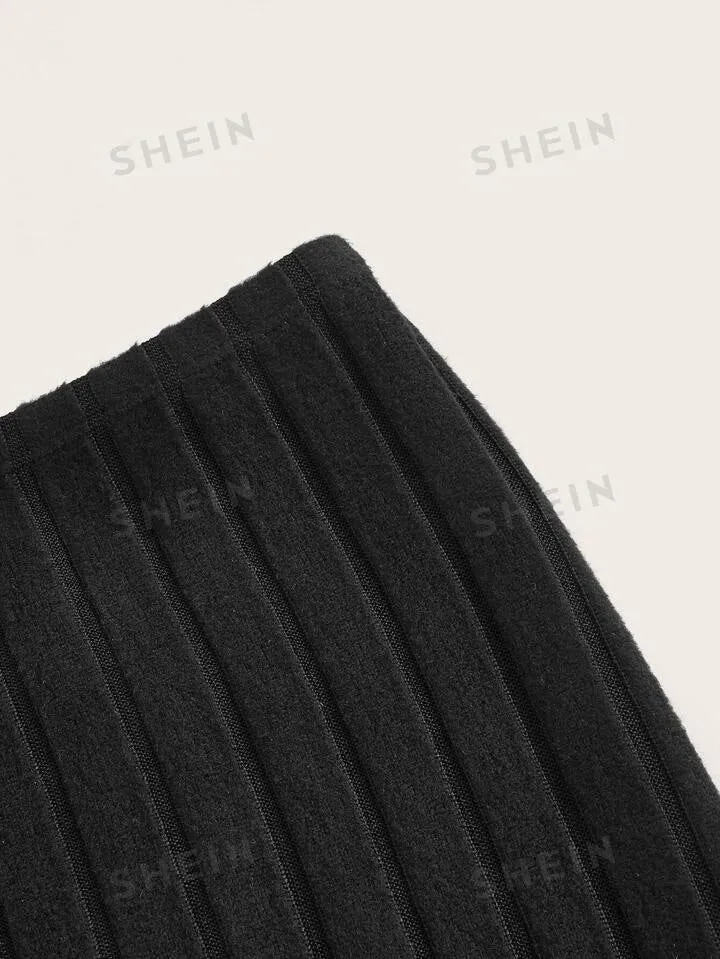 Solid color A-line skirt in black